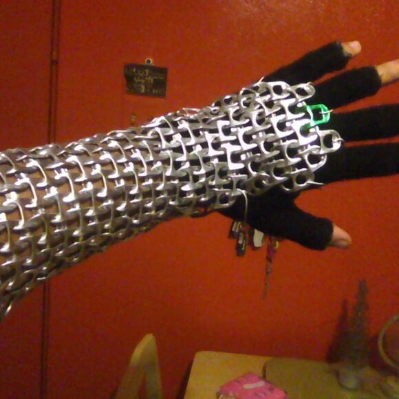 500 Aluminum Pop Top Pull Tabs of varying sizes and colors for crafting - Picture 3 of 6